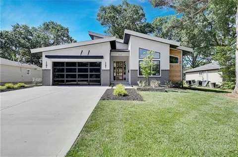 $1,195,000 | 7444 Cherokee Drive, Prairie Village, KS 66208