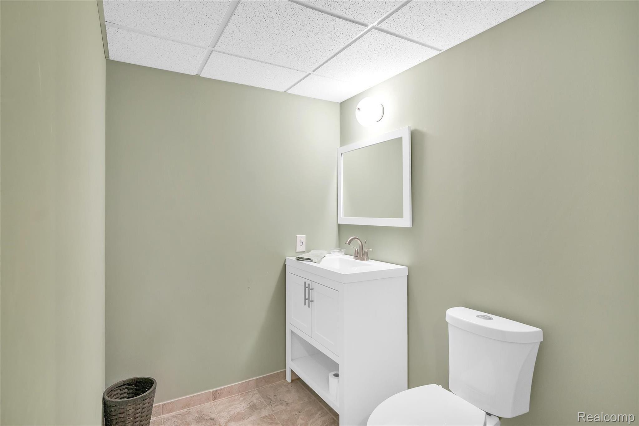 1181 Krista Court Rochester, MI 48307 - Photo 44 of 57 44-1181-Krista-Ct-WindowStill-Real-Estate-Photography-45.jpg