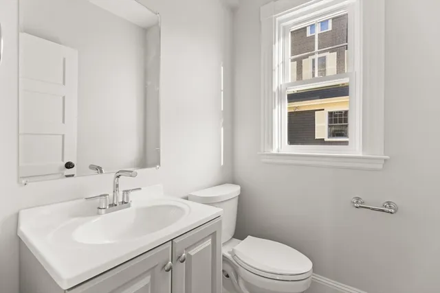 $3,900 | 22 Lewis Street, Unit 1, Newton, MA 02458