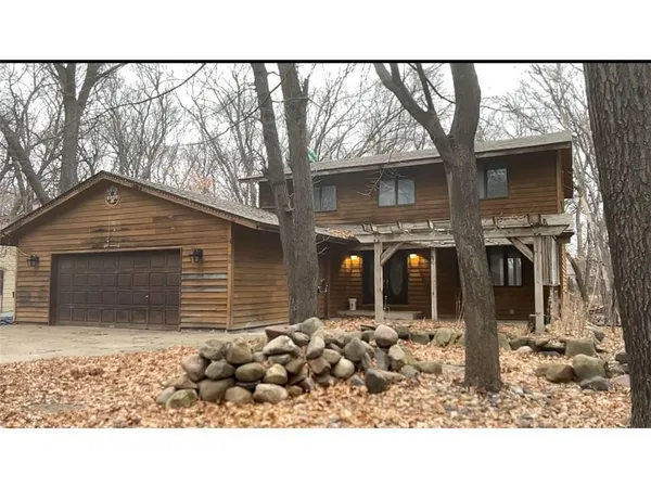$374,900 | 939 Lois Lane, Circle Pines, MN 55014