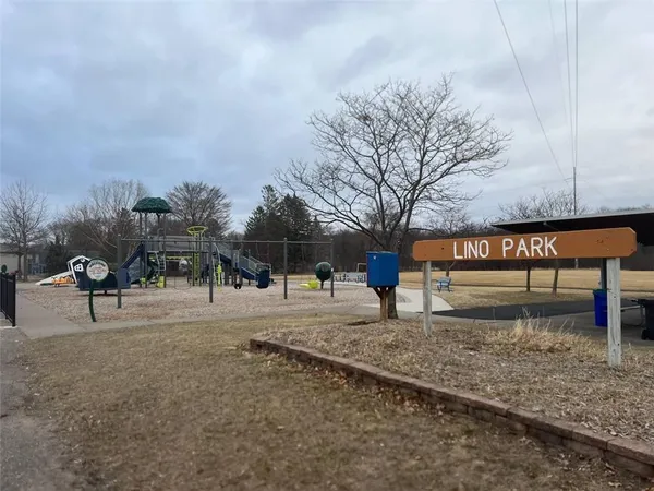 $374,900 | 939 Lois Lane, Circle Pines, MN 55014