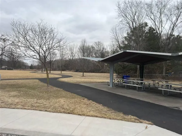 $374,900 | 939 Lois Lane, Circle Pines, MN 55014