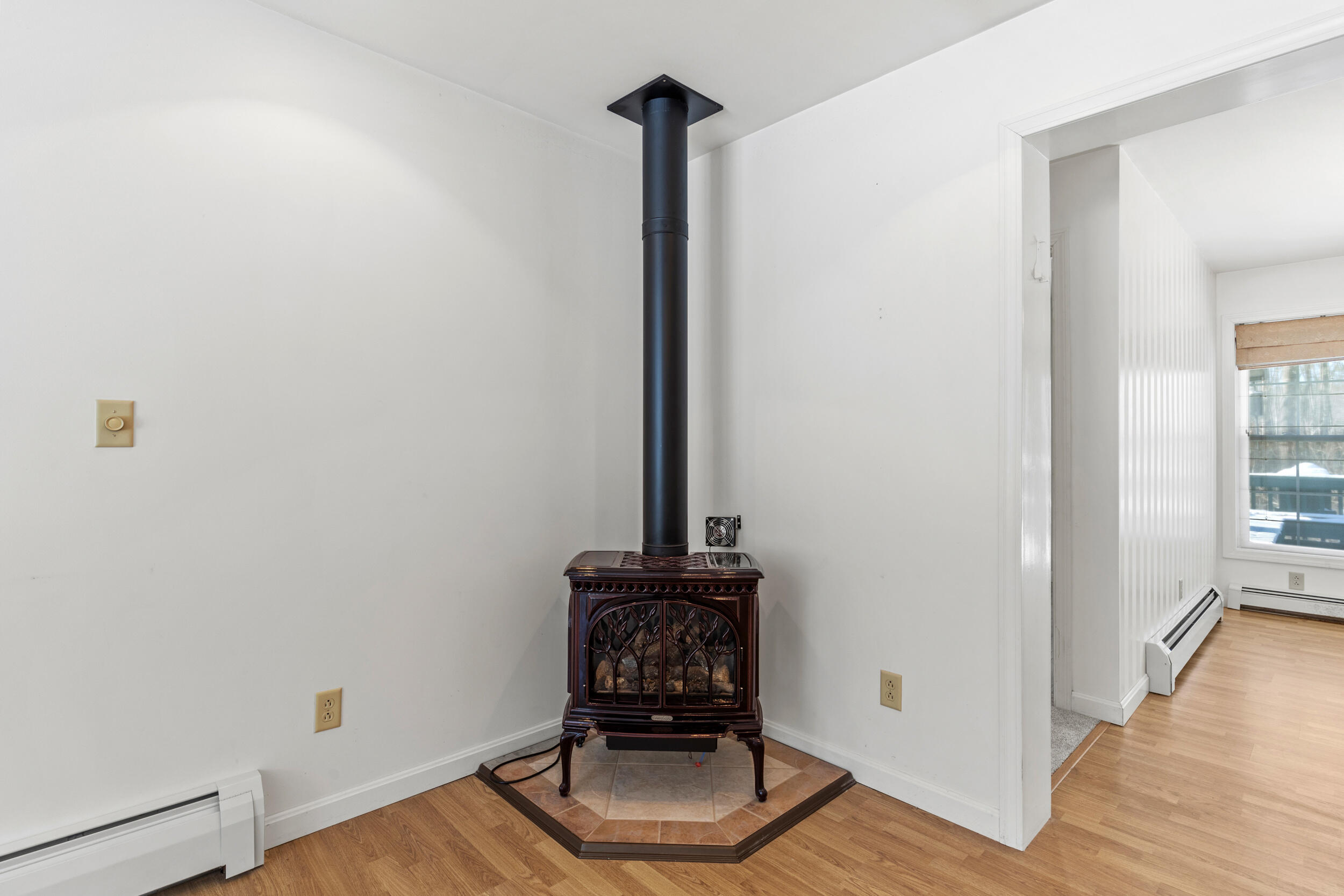 97 North Raymond Road Gray, ME 04039 - Photo 9 of 45 Gas Stove