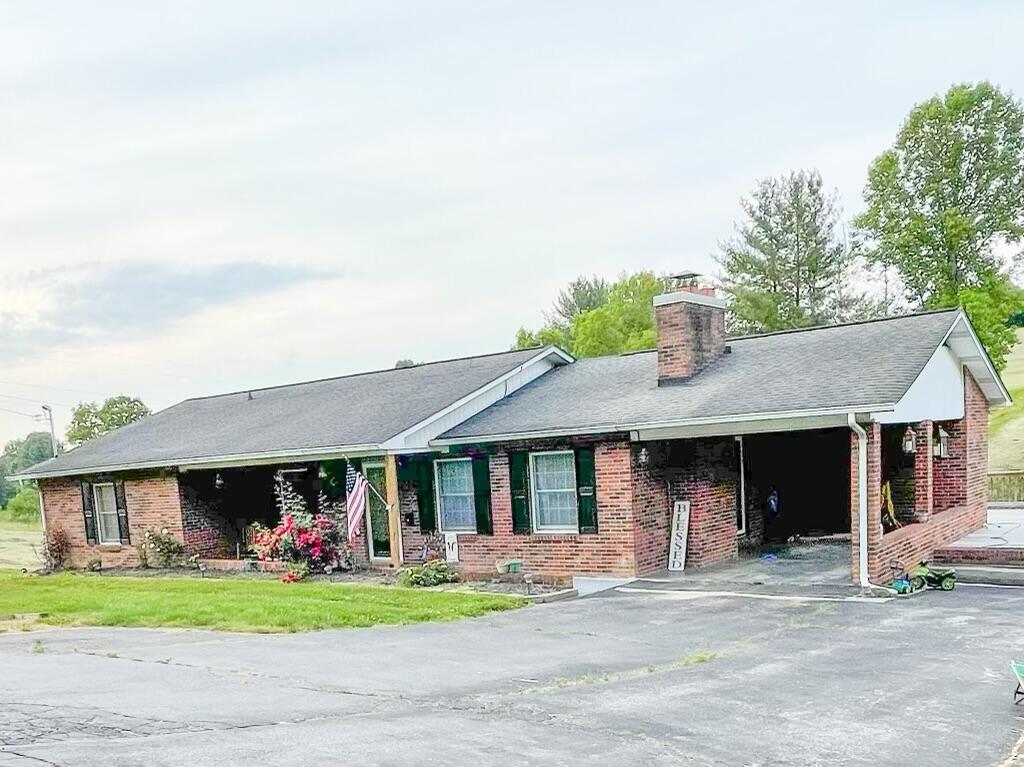 384 Big Springs Road Elizabethton, TN 37643 - Photo 4 of 17 IMG_9645