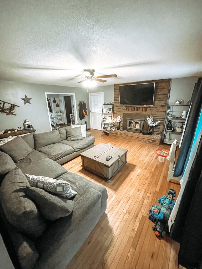 384 Big Springs Road Elizabethton, TN 37643 - Photo 6 of 17 IMG_0170 (1)