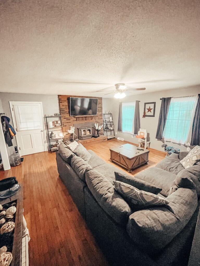 384 Big Springs Road Elizabethton, TN 37643 - Photo 7 of 17 IMG_0169 (1)