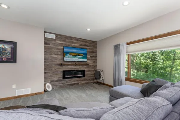 $524,900 | 1408 10th Street Northeast, Sauk Rapids, MN 56379