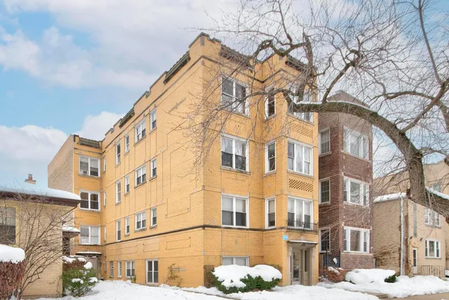 $149,000 | 6206 North Francisco Avenue, Unit 2B, Chicago, IL 60659