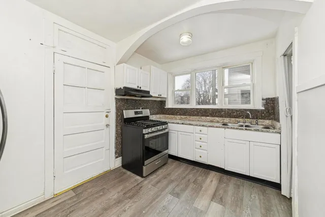 $149,000 | 6206 North Francisco Avenue, Unit 2B, Chicago, IL 60659