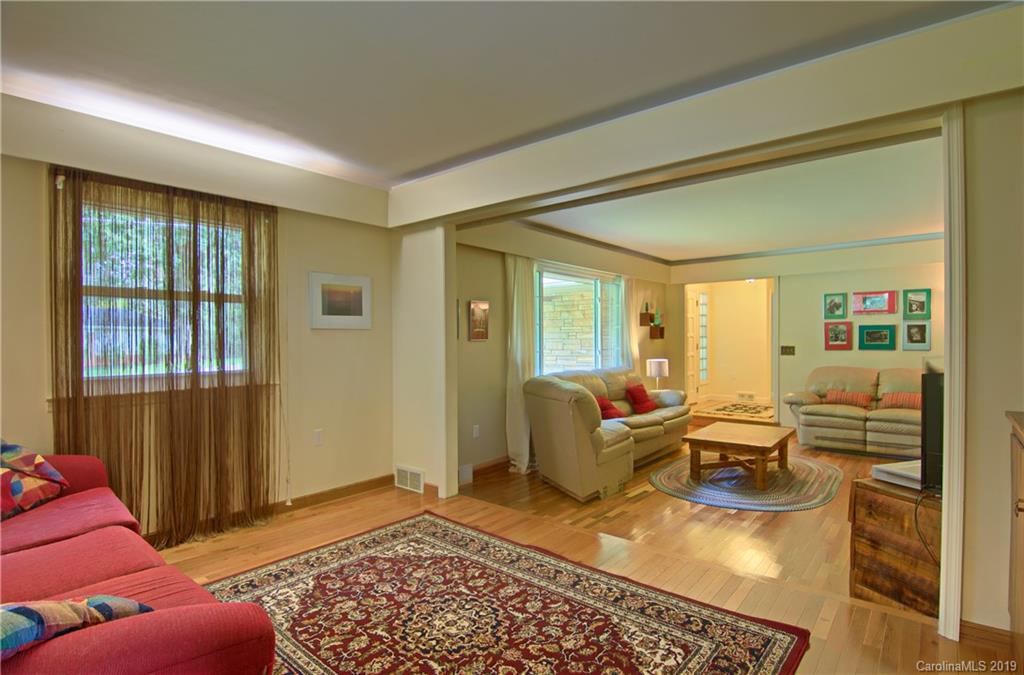 710 Mountain View Road Mars Hill, NC 28754 - Photo 3 of 35 Gallery Image 3