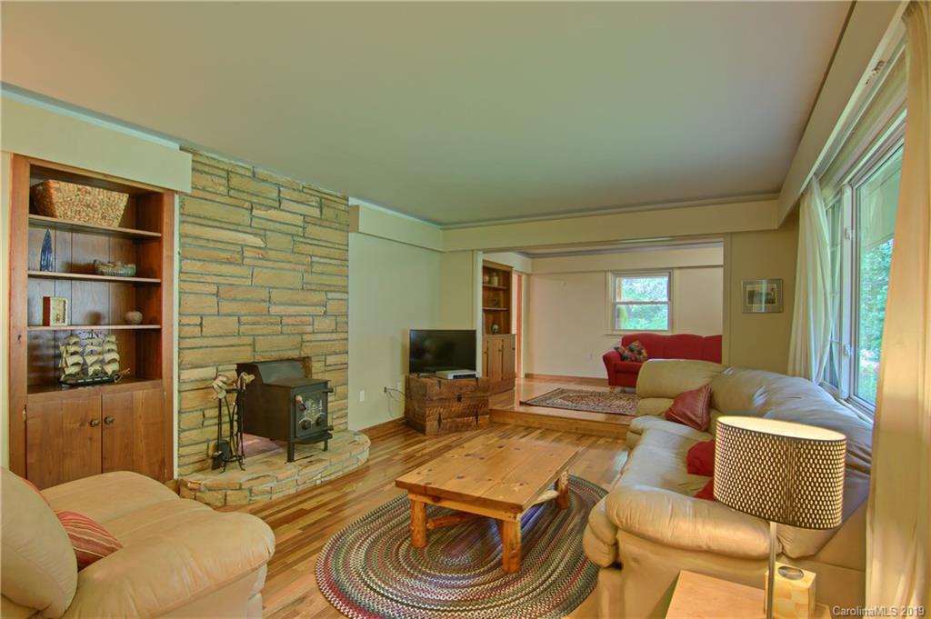 710 Mountain View Road Mars Hill, NC 28754 - Photo 5 of 35 Gallery Image 5