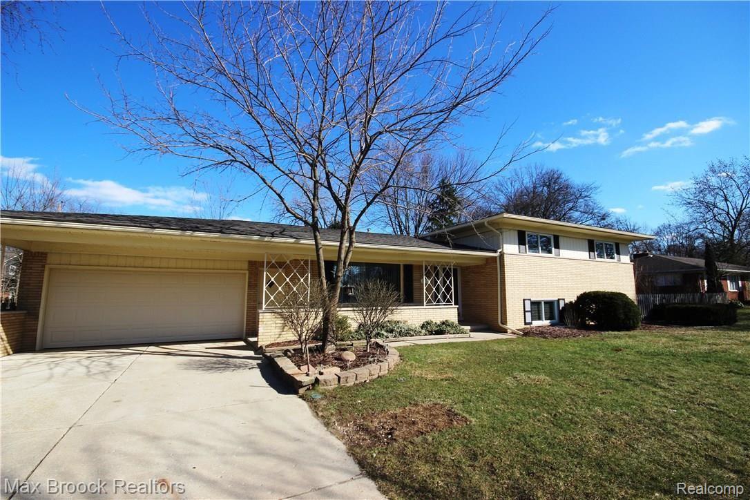 3770 Beach Road Troy, MI 48084 - Photo 2 of 31 Beautiful curb appeal