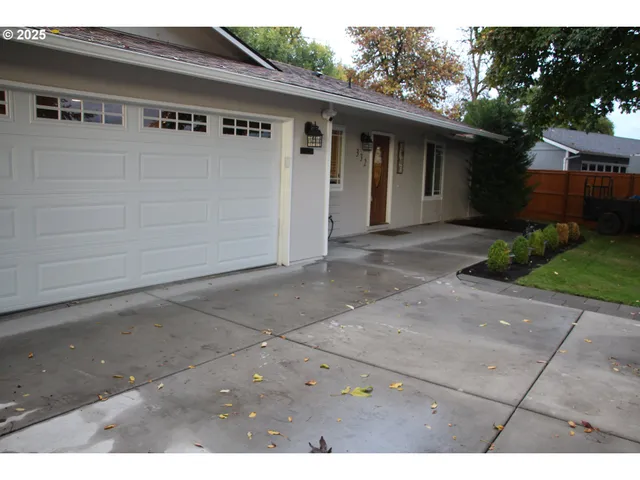 $490,000 | 332 South Tarrybrook Drive, Cornelius, OR 97113