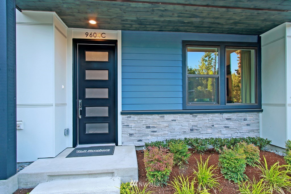 9620 Main Street, Unit 7 Bothell, WA 98011 - Photo 2 of 18
