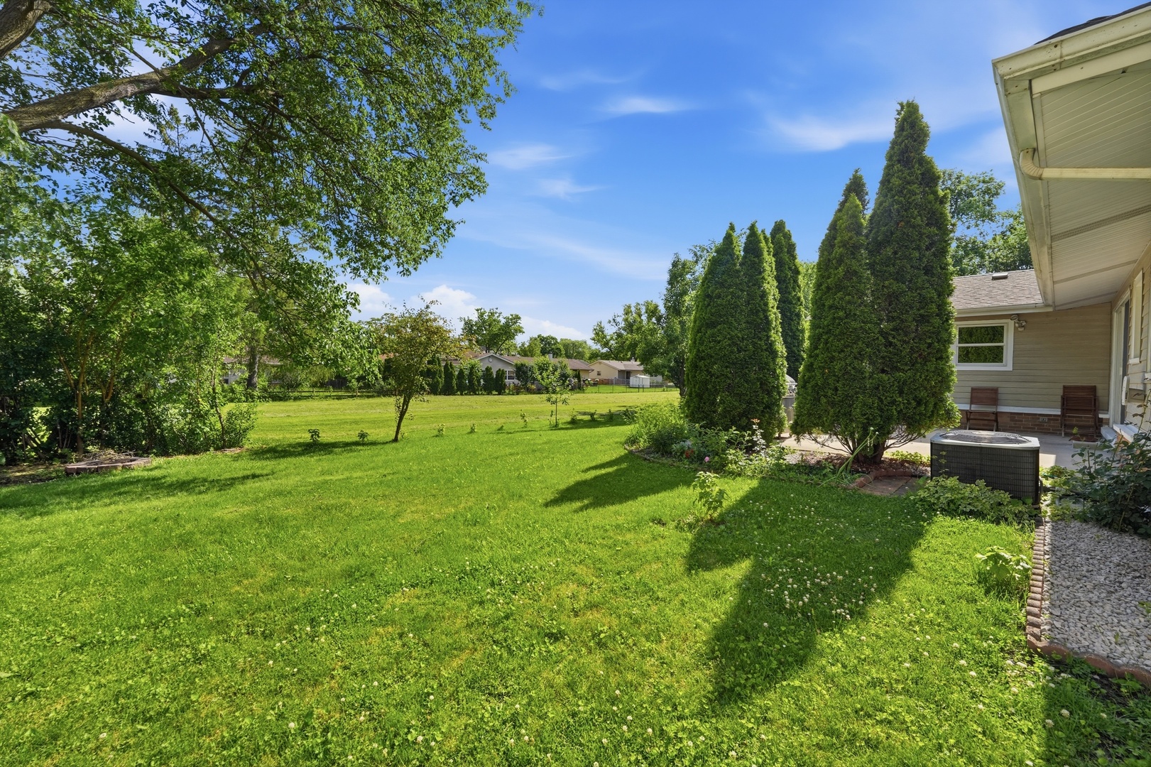 213 Edgeware Road Elk Grove Village, IL 60007 - Photo 42 of 48
