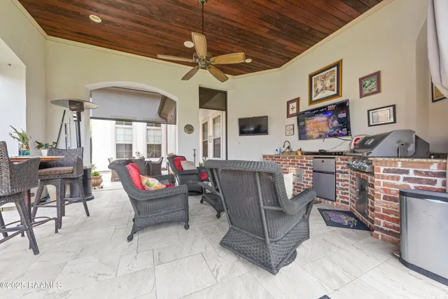 $539,000 | 203 Rue De Frejus, Broussard, LA 70518