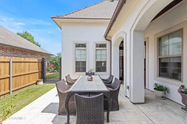 $539,000 | 203 Rue De Frejus, Broussard, LA 70518