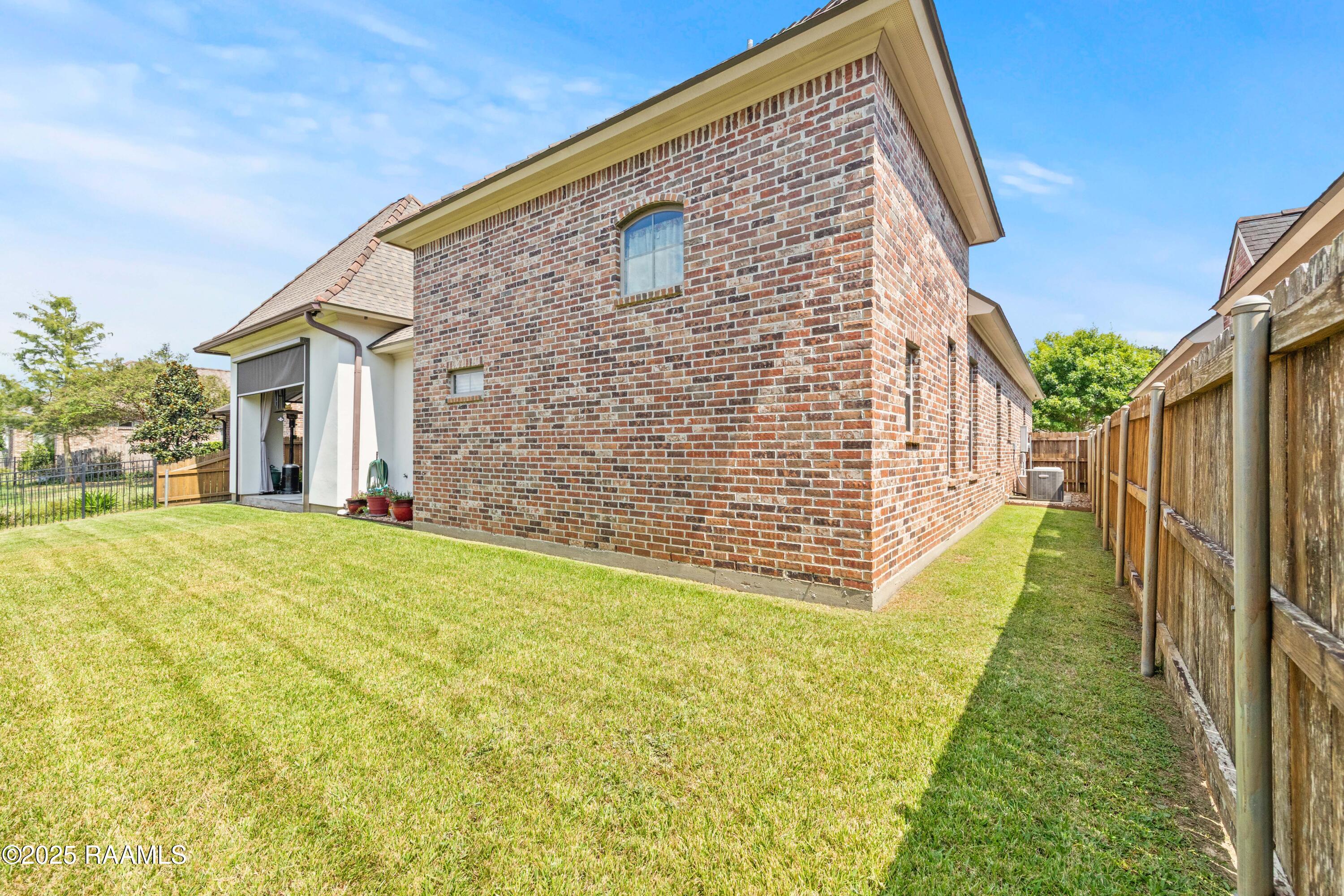 203 Rue De Frejus Broussard, LA 70518 - Photo 35 of 50 203RueFrejus-8