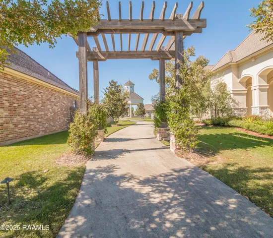 $539,000 | 203 Rue De Frejus, Broussard, LA 70518