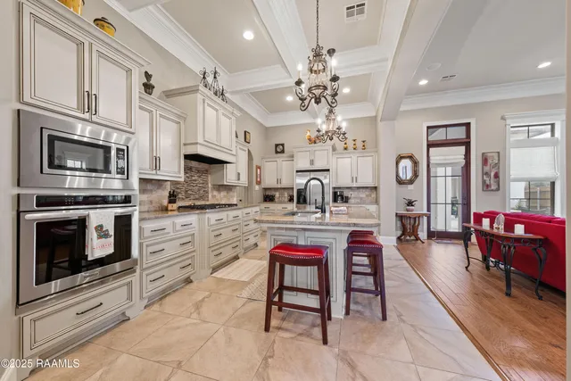 $539,000 | 203 Rue De Frejus, Broussard, LA 70518