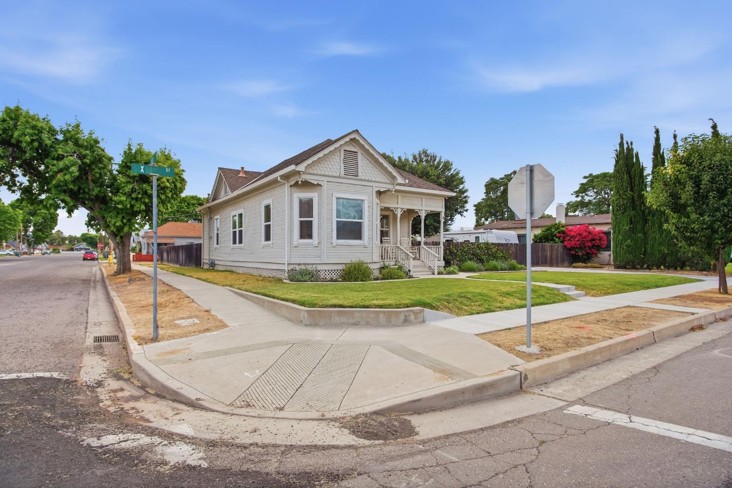 489 6th Street Gustine, CA 95322 - Photo 1 of 28
