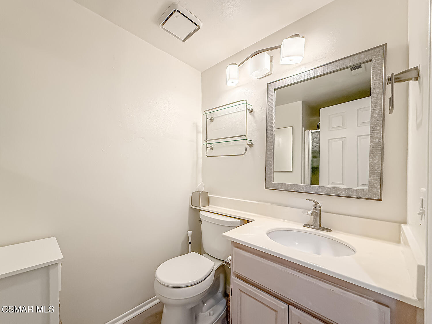 1106 Mockingbird Lane Fillmore, CA 93015 - Photo 17 of 28 Lower Level bath