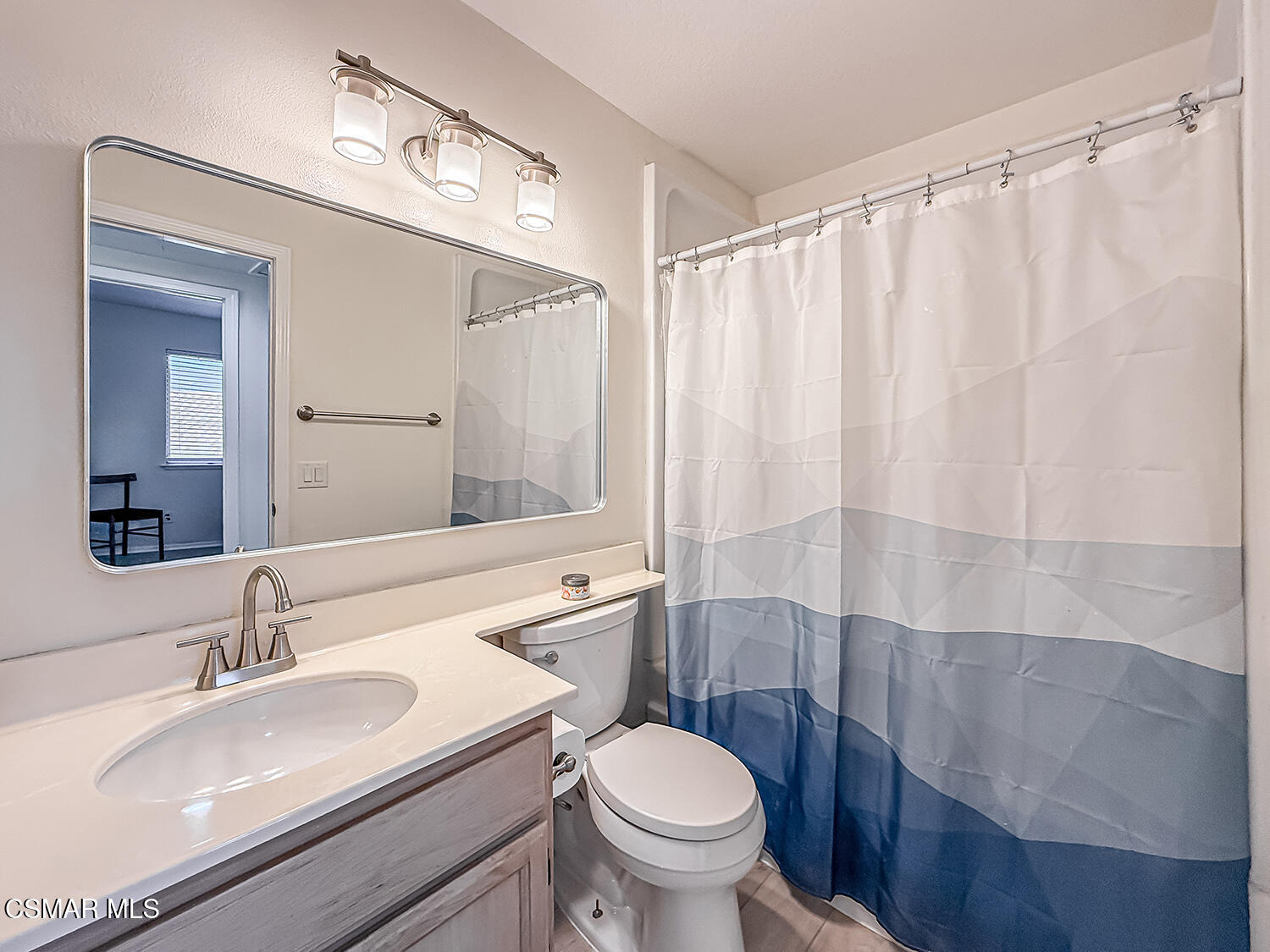 1106 Mockingbird Lane Fillmore, CA 93015 - Photo 20 of 28 Hall Bath