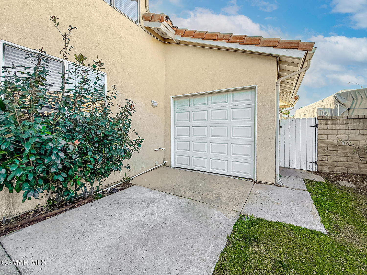 1106 Mockingbird Lane Fillmore, CA 93015 - Photo 21 of 28 Garage Open TO Backyard