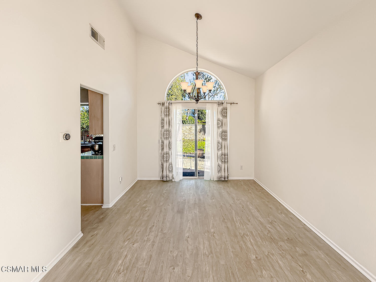 1106 Mockingbird Lane Fillmore, CA 93015 - Photo 5 of 28 Dining