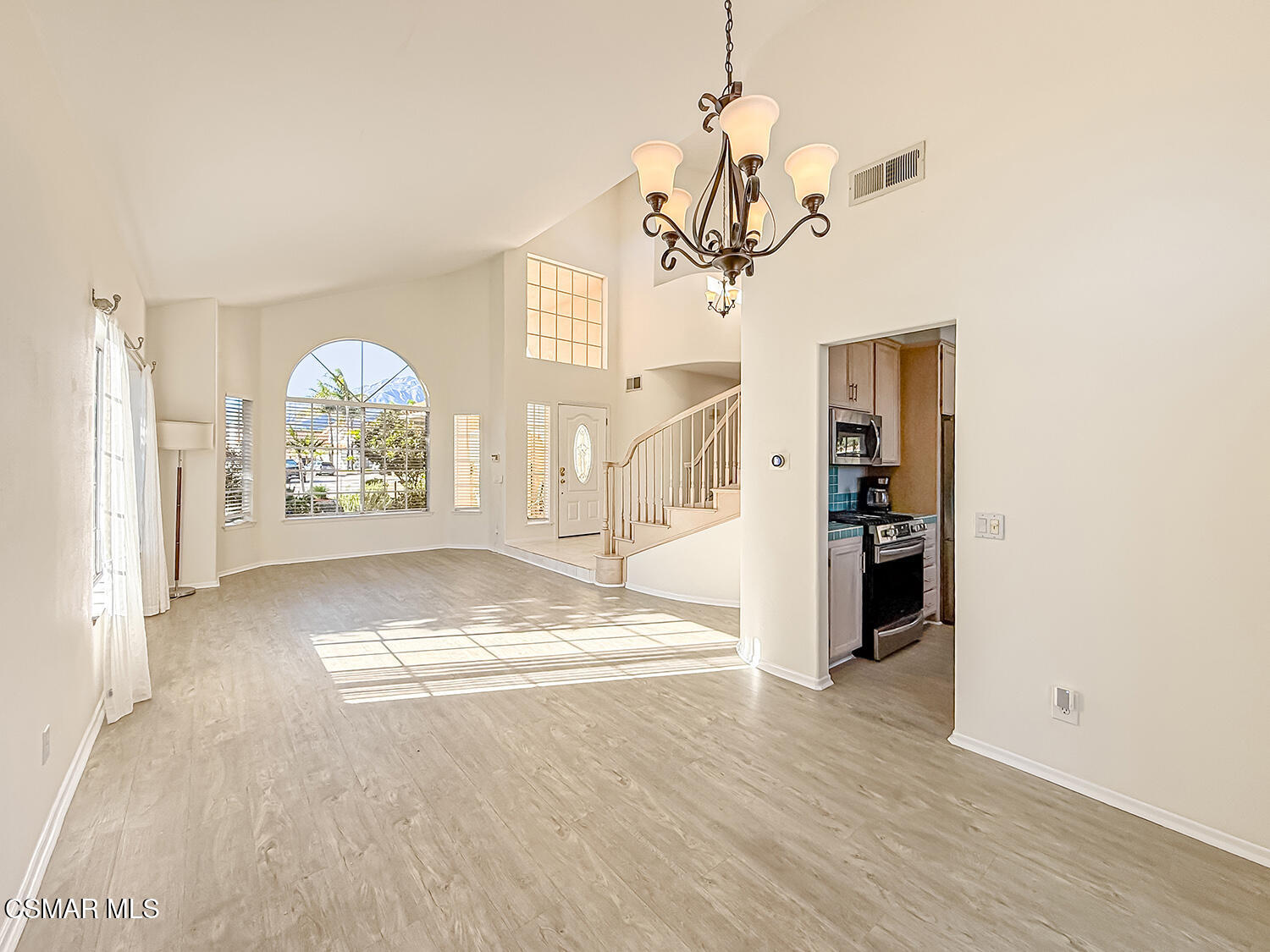 1106 Mockingbird Lane Fillmore, CA 93015 - Photo 6 of 28 Living-Dining