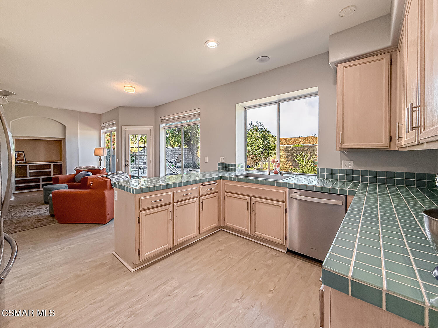 1106 Mockingbird Lane Fillmore, CA 93015 - Photo 10 of 28 Kitchen