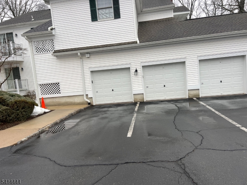 20 Smithfield Court Bernards, NJ 07920 - Photo 4 of 13