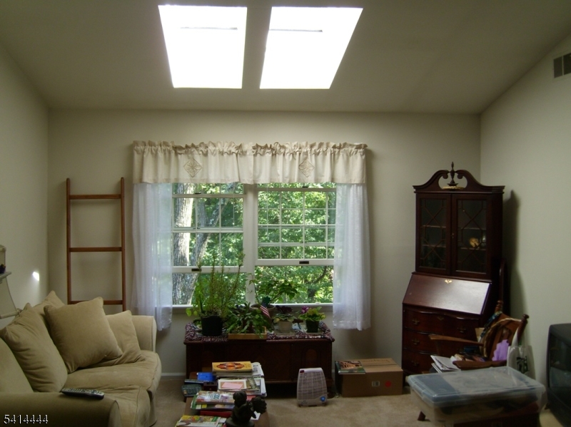 20 Smithfield Court Bernards, NJ 07920 - Photo 5 of 13