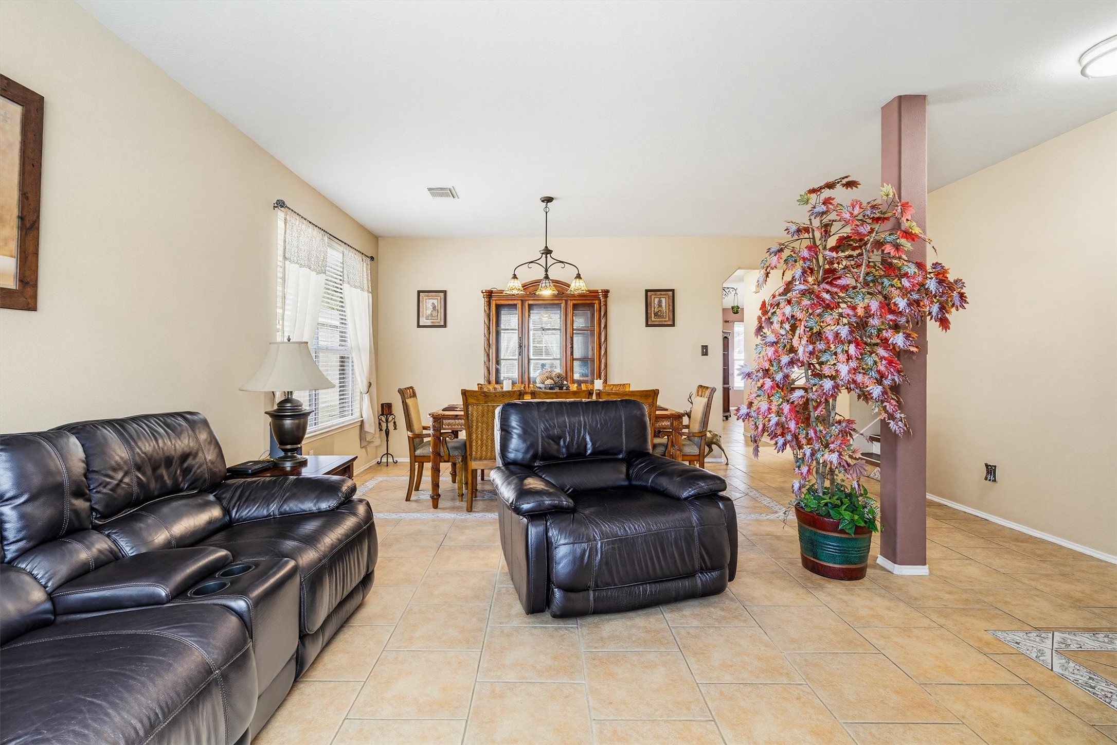981 Doire Drive Conroe, TX 77301 - Photo 8 of 49