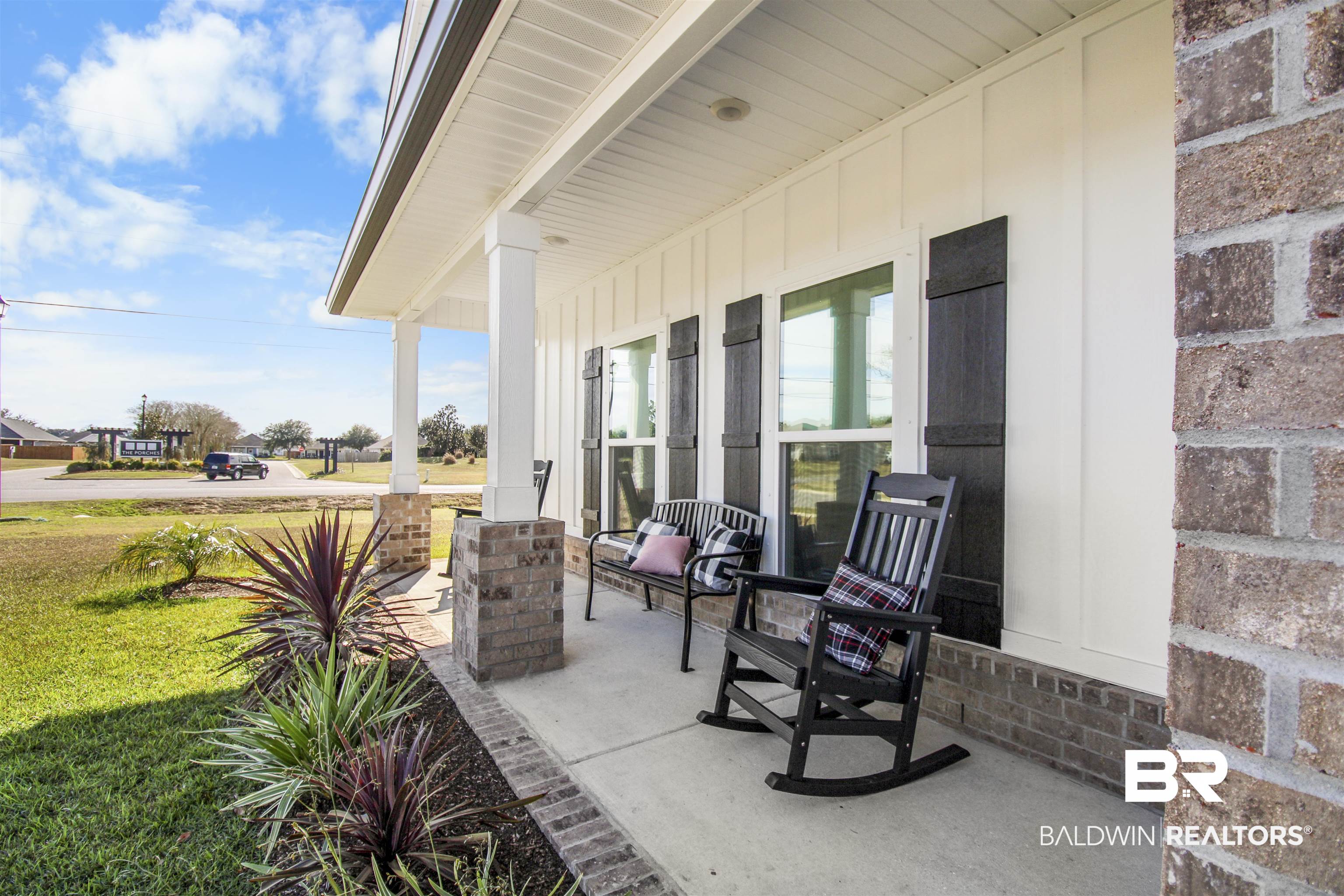 12523 Pheasant Run Elberta, AL 36530 - Photo 32 of 43 Covered porch with a yard