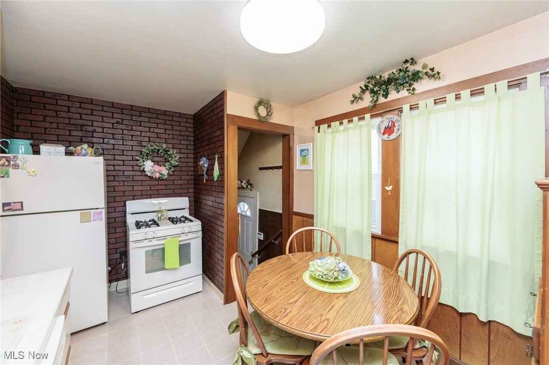 897 Rudyard Road Cleveland, OH 44110 - Photo 16 of 48