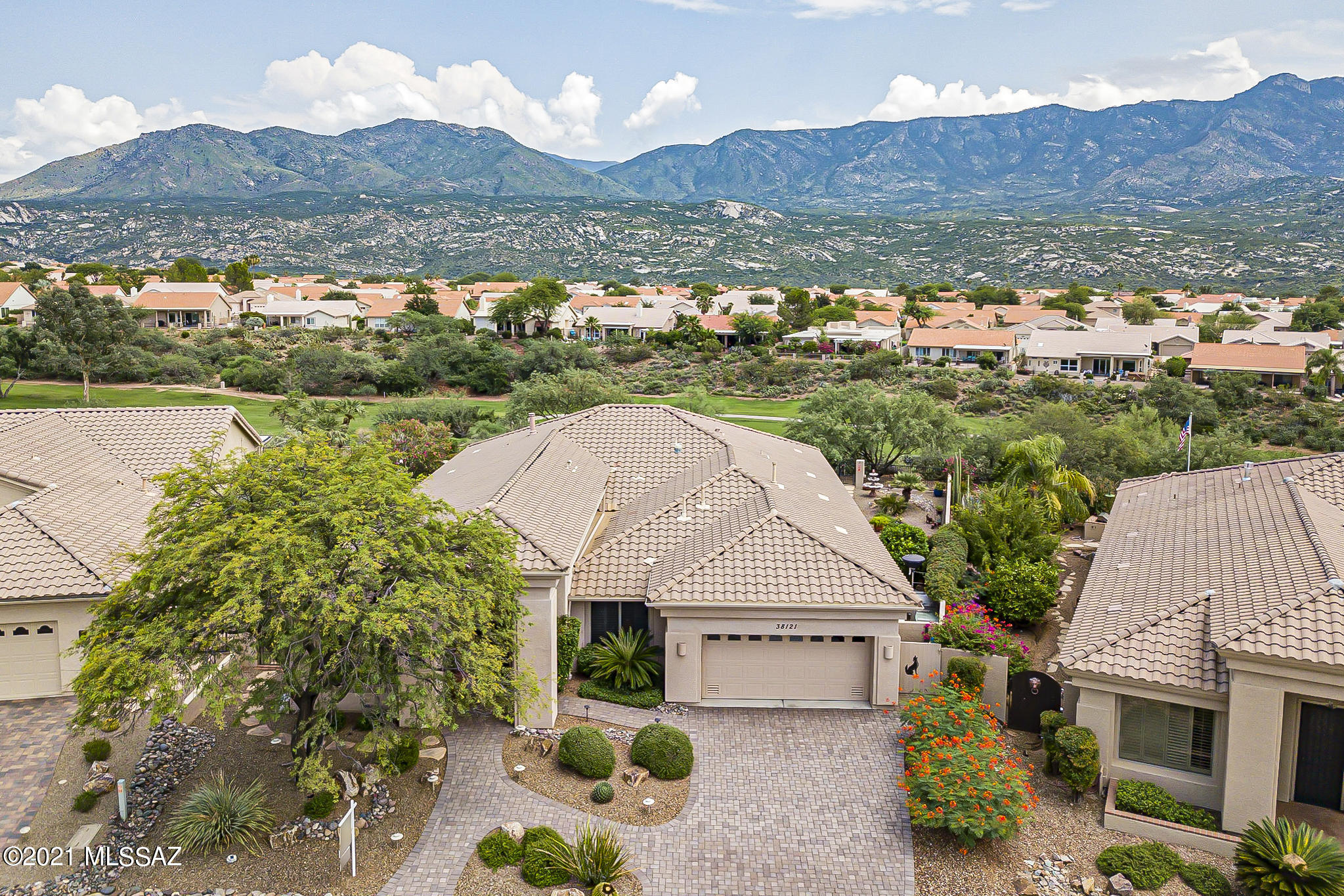38121 South Stone Ridge Court Tucson, AZ 85739 - Photo 2 of 49