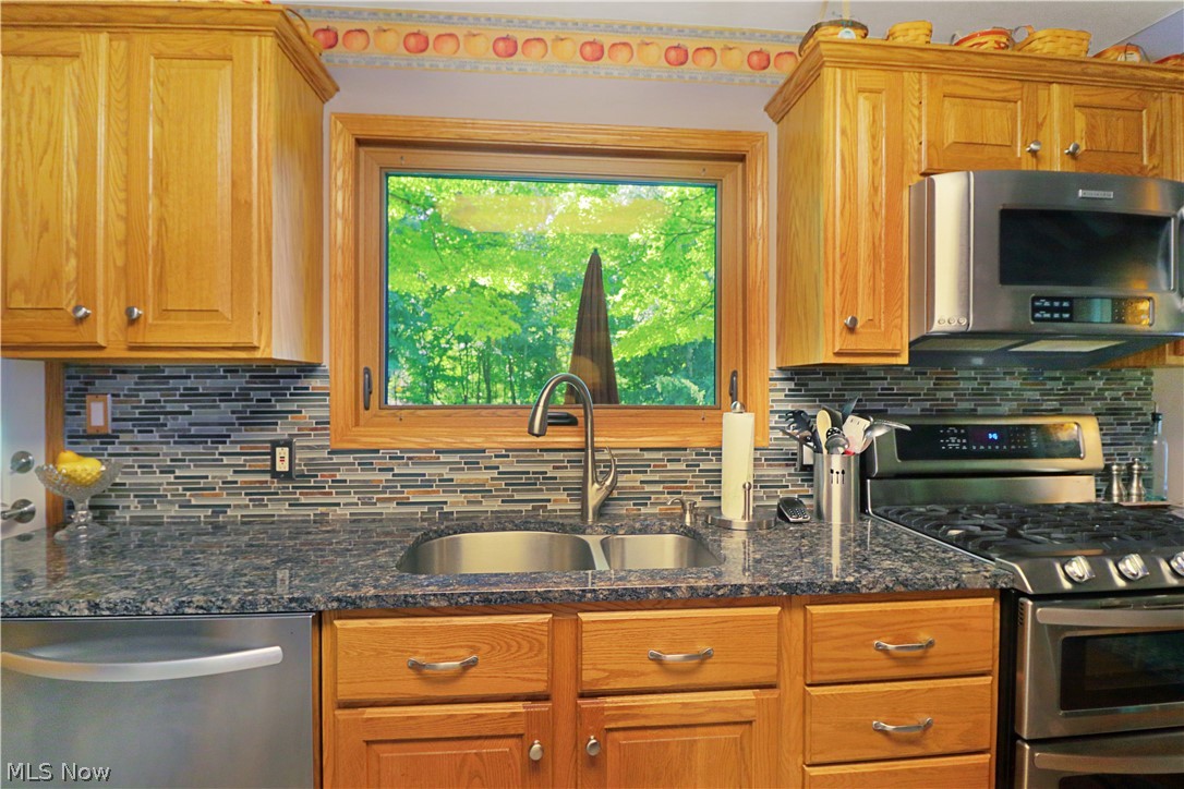 11280 Walnut Ridge Road Chesterland, OH 44026 - Photo 4 of 35 Gallery Image 4