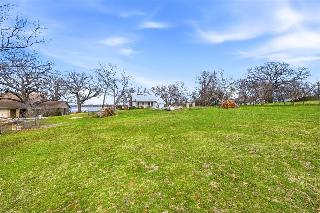 7000 Briar Road Azle, TX 76020 - Photo 9 of 30