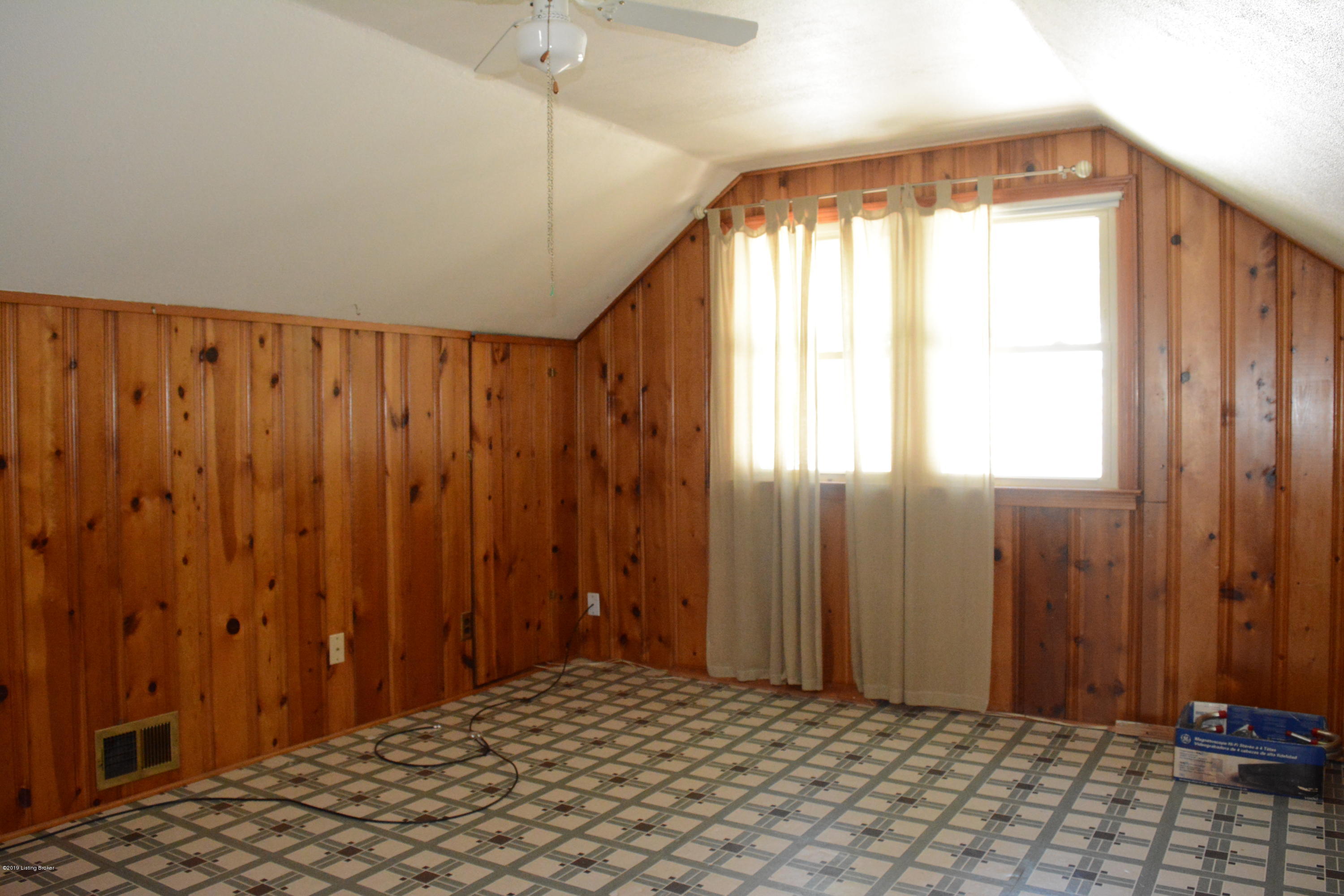3029 Rosedale Boulevard Louisville, KY 40220 - Photo 11 of 13 Upstairs Bedroom