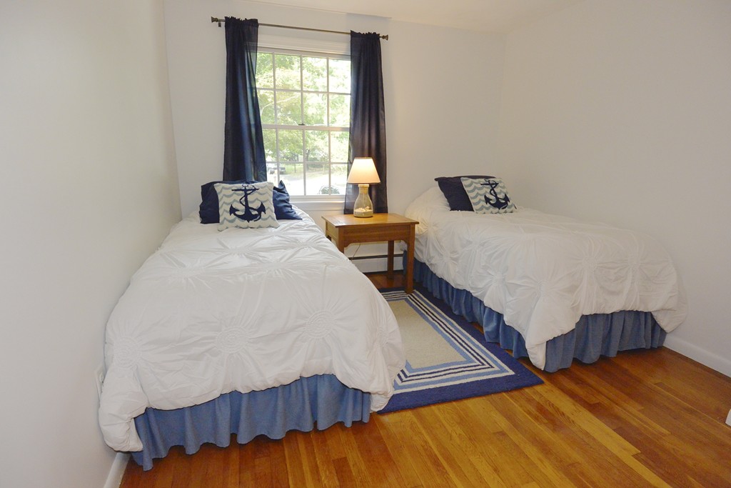 5 Longmeadow Road Medfield, MA 02052 - Photo 12 of 21
