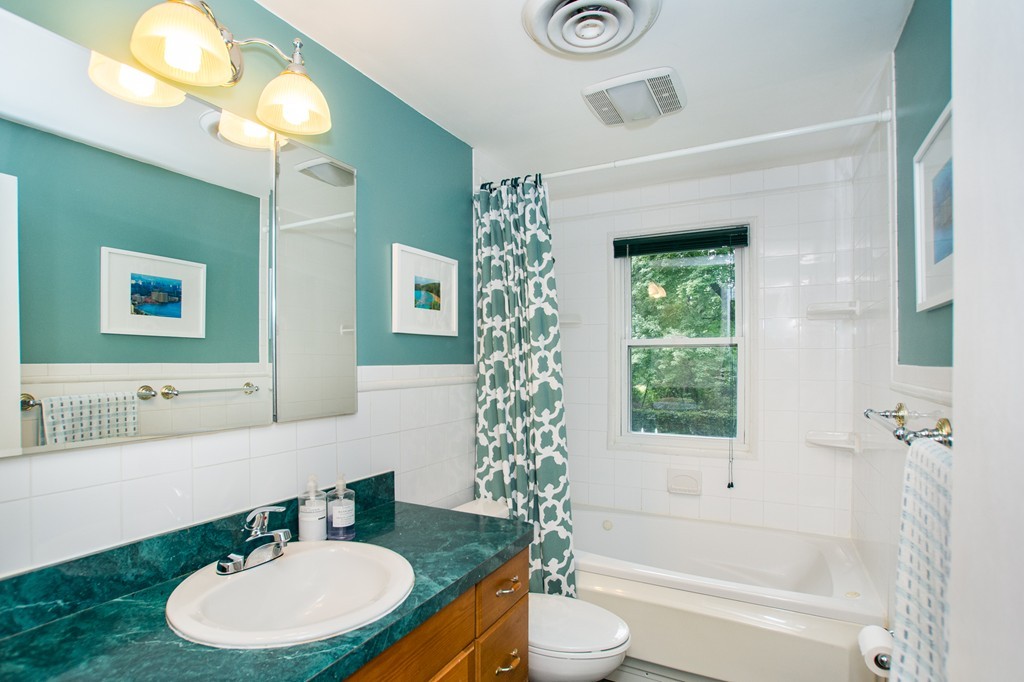 5 Longmeadow Road Medfield, MA 02052 - Photo 13 of 21