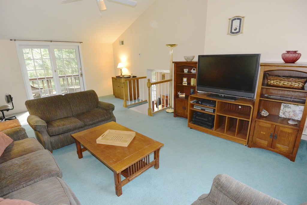 5 Longmeadow Road Medfield, MA 02052 - Photo 9 of 21