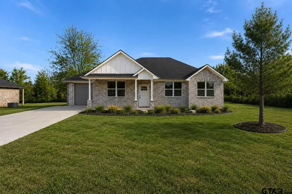 $219,900 | 384 Guadalupe Street, Bullard, TX 75757