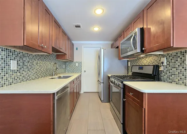 $418,000 | 107 Glen Hollow Drive, Port Jefferson Station, NY 11776