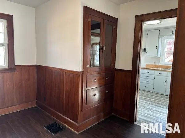 $125,000 | 212 East Greenwood Avenue, Jacksonville, IL 62650