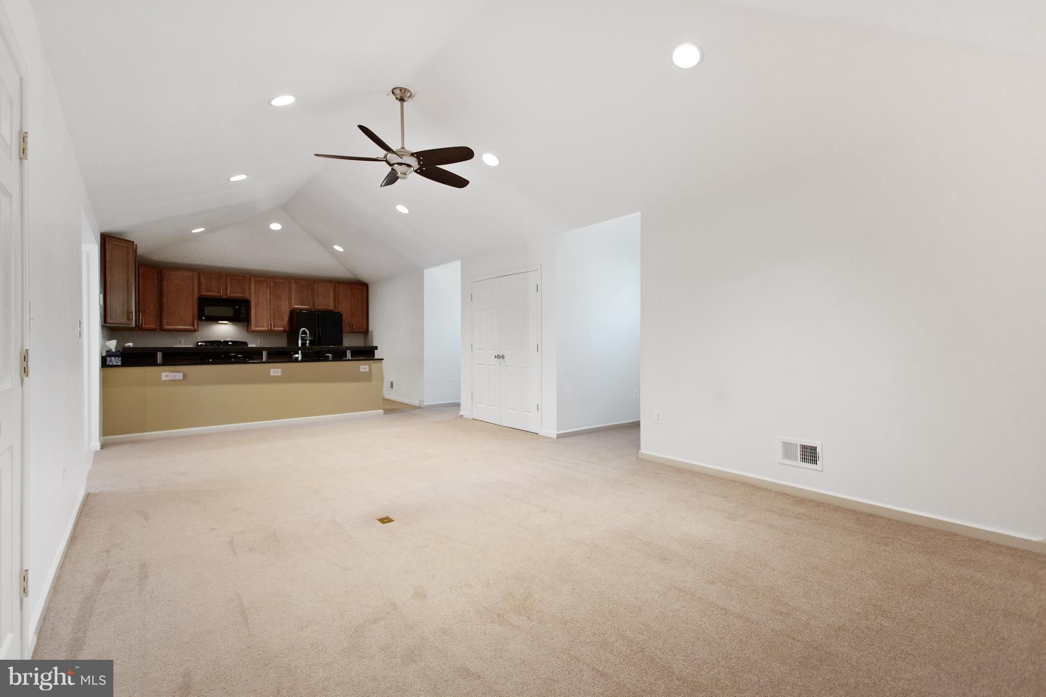 41433 Red Hill Road Leesburg, VA 20175 - Photo 18 of 29 Living Room
