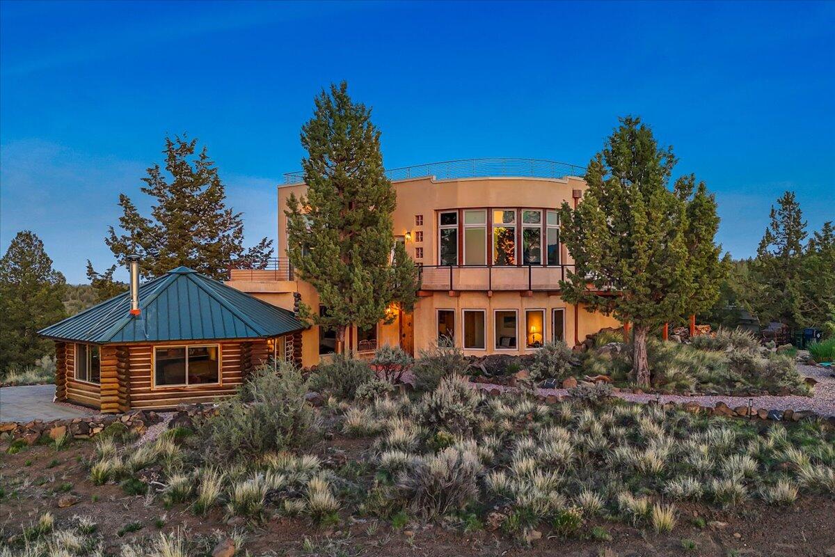 65580 Sisemore Road Bend, OR 97703 - Photo 5 of 67 Exterior Sunset