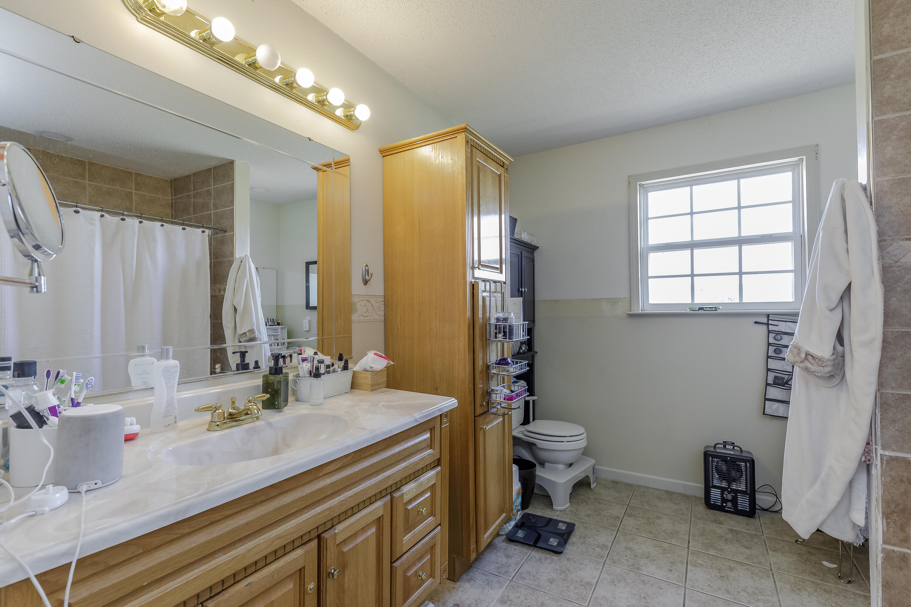 4863 Chamberlain Road LaFayette, GA 30728 - Photo 15 of 38 Master Bathroom