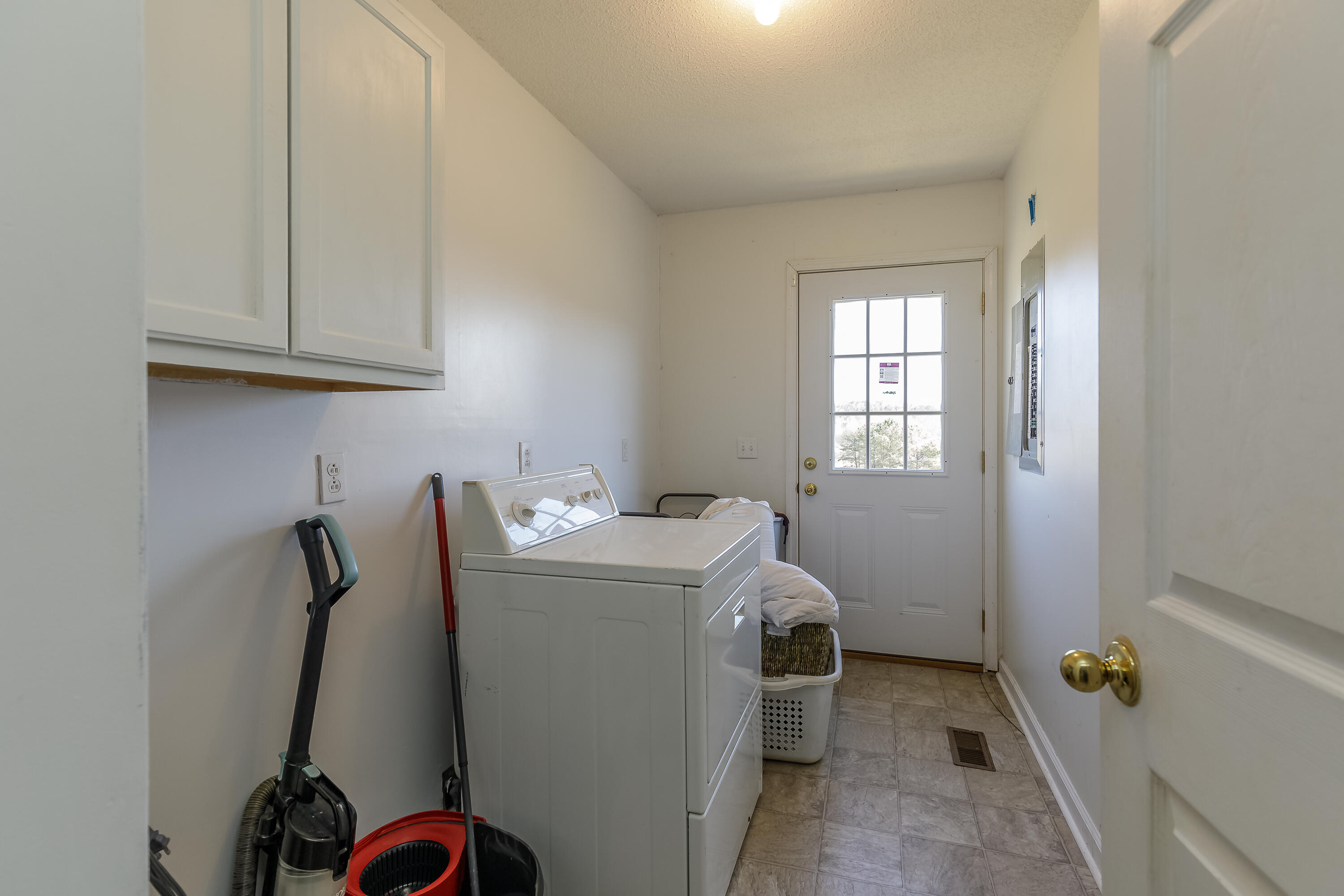 4863 Chamberlain Road LaFayette, GA 30728 - Photo 17 of 38 Laundry Room